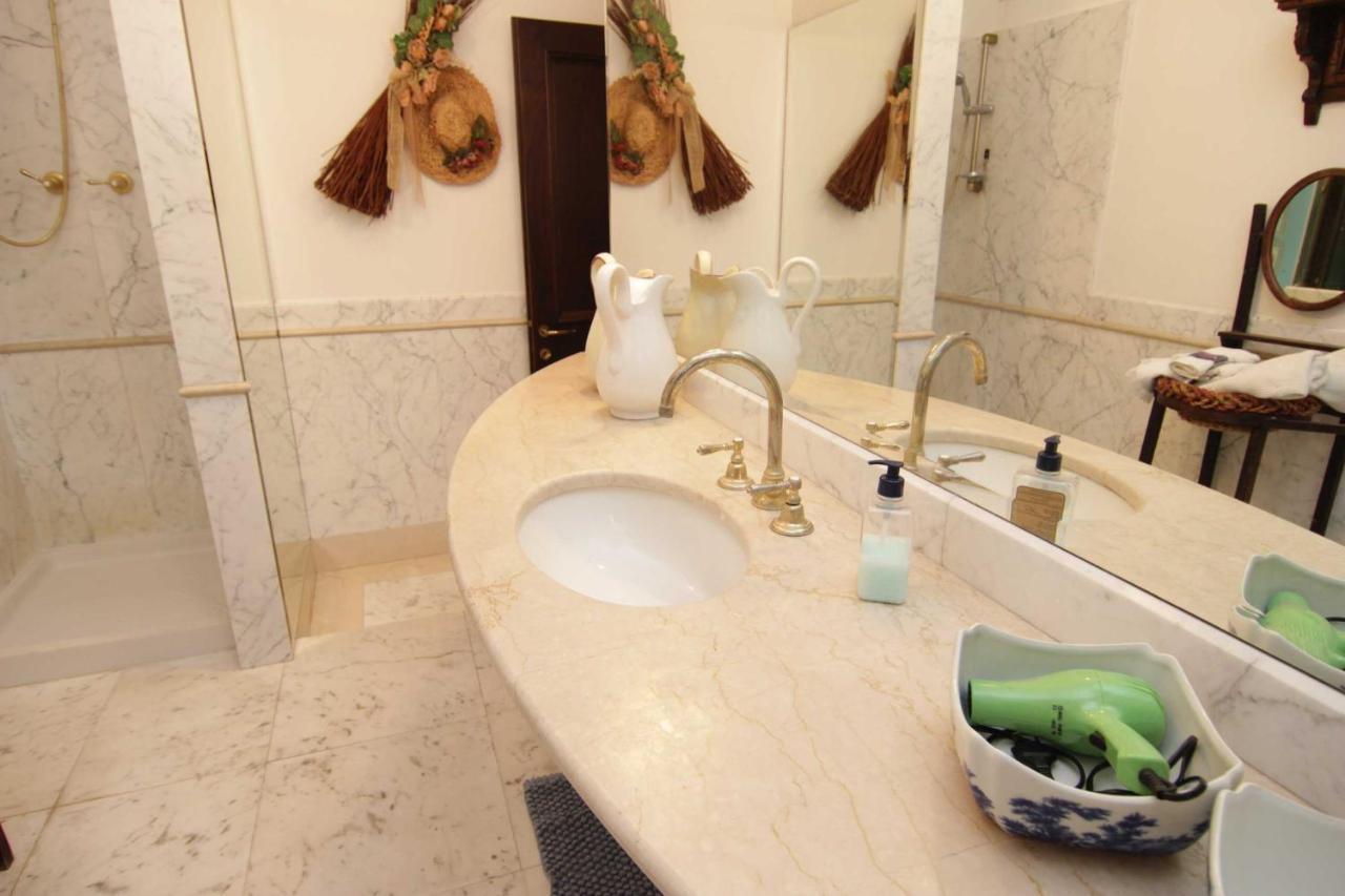 L'Arrocco Bed And Breakfast Marina Di Carrara Dış mekan fotoğraf
